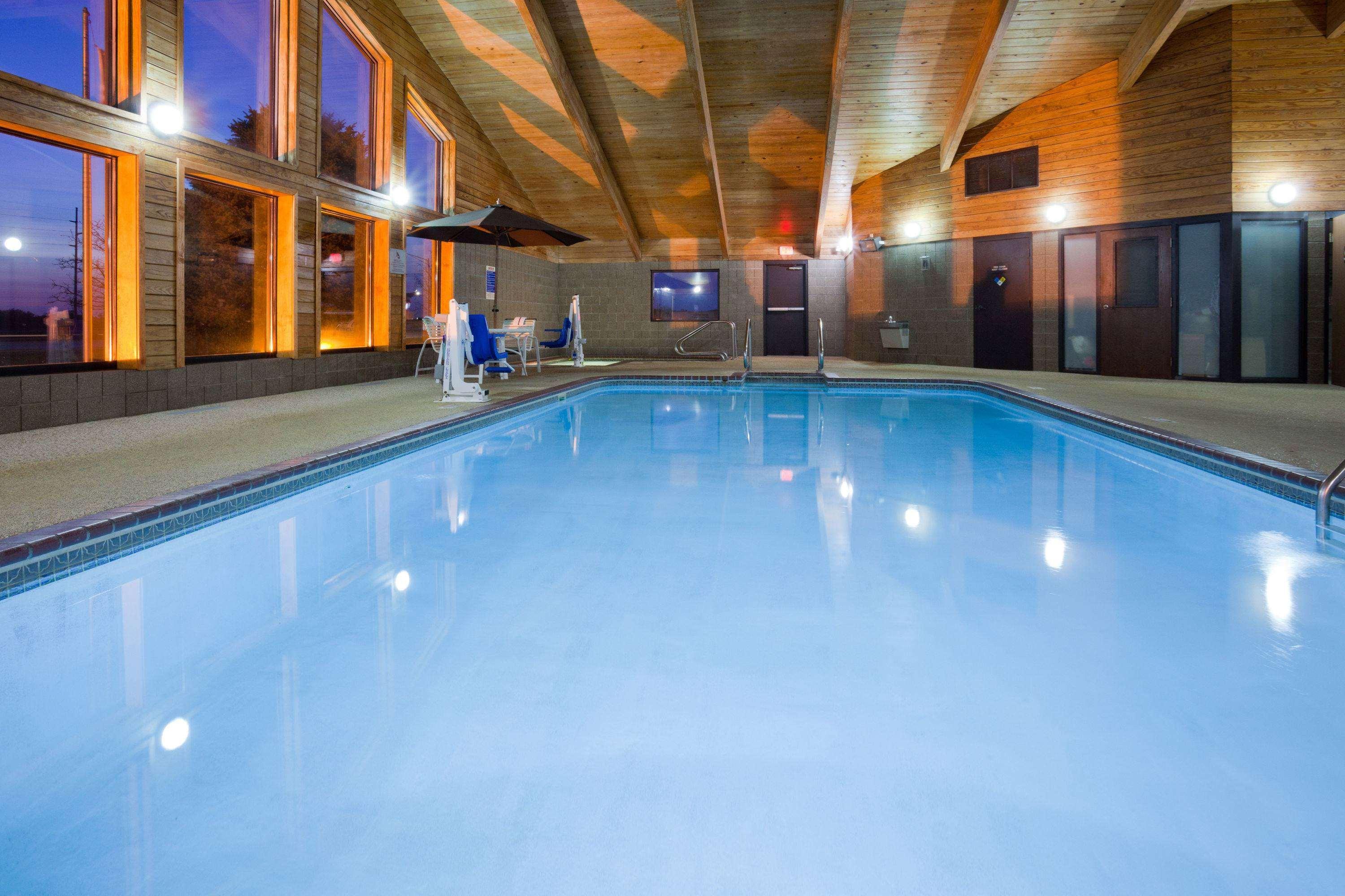 Americinn By Wyndham Spencer Εξωτερικό φωτογραφία